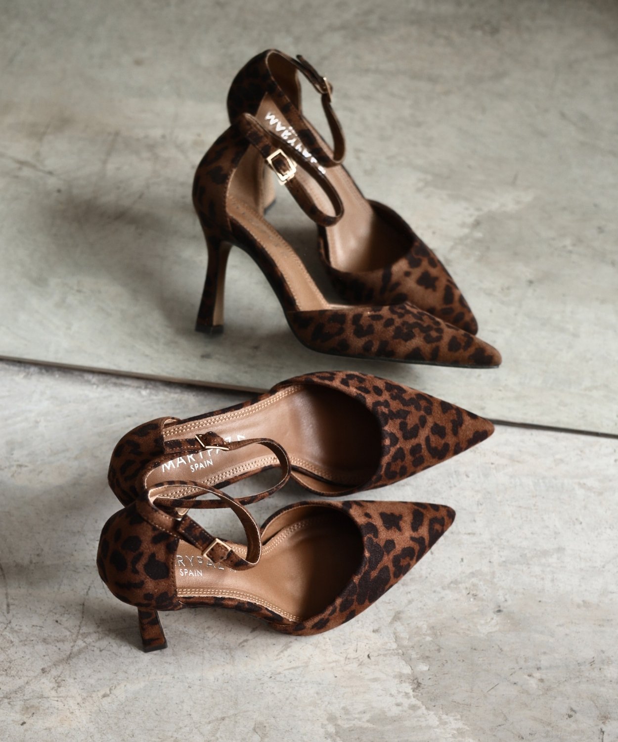 Zapatos tac&oacute;n animal print